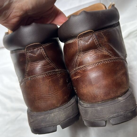 Ugg Stenton Chestnut Shearling Boots. Size 9. - Picture 13 of 14